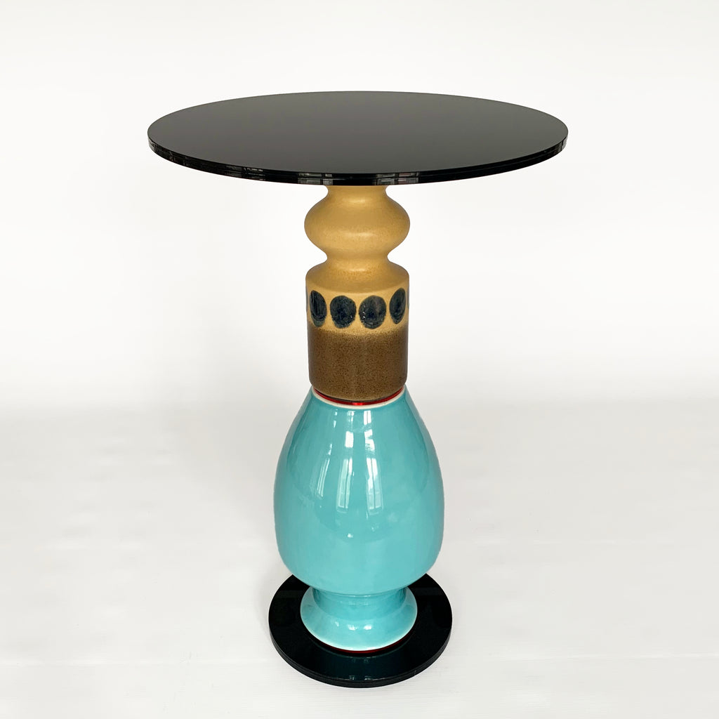 Andreas Berlin Vase Table